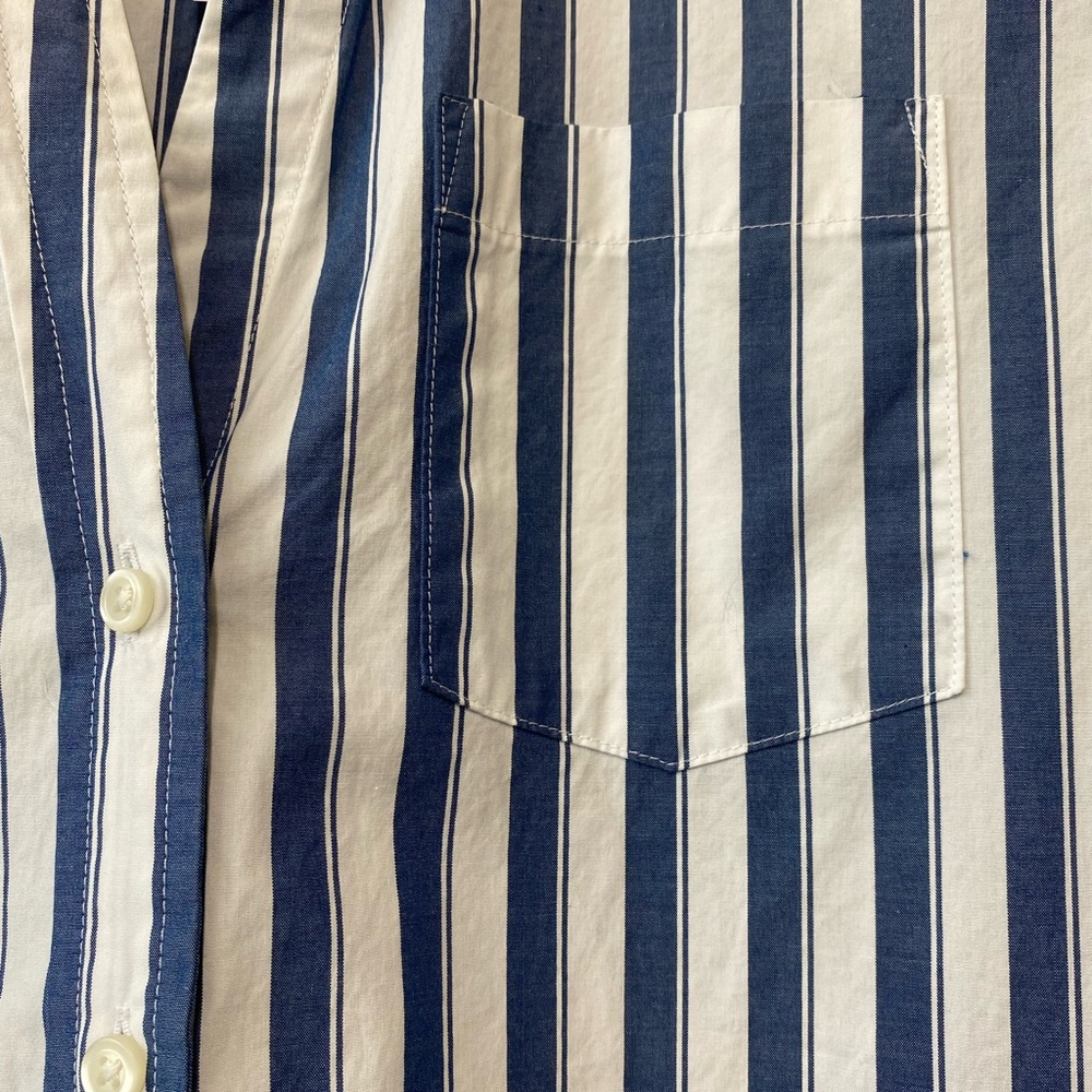 GAP Perfect Shirt Blue and White Striped 80s Superfine Poplin Button-Down Shirt - Picture 3 of 8
